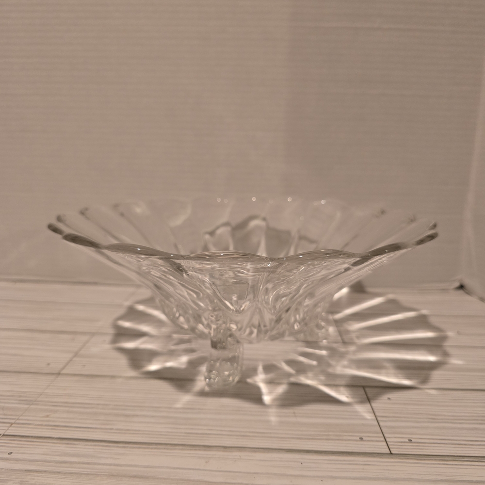 Martinsville Janice 3 Dolphin Toed Flared Fruit Bowl